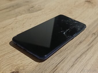 Rozbitý Huawei P Smart 2019 na náhradné diely/opravu - 2