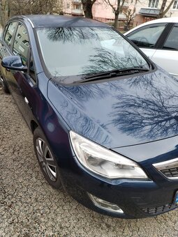 Opel astra j predam - 2