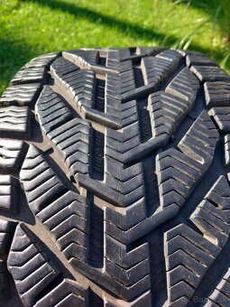 225/40 r18 zimne pneumatiky 2 kusy - 2