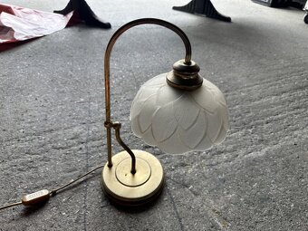 Pisaci stroj a nocna lampa - 2