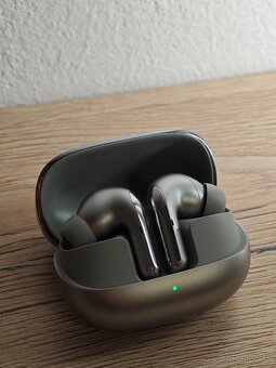 Xiaomi Buds 5 Pro titanové - 2