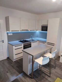 Na prenájom: dvojgarzónka v Komárne – ulica Generála Klapku - 2