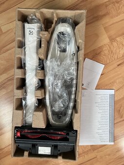 Tyčový vysávač Electrolux 300 clean nové príslušenstvo - 2