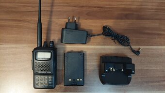 Yaesu FT-60 dualband - 2