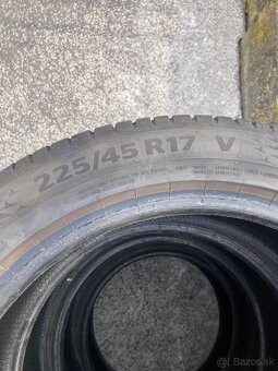 Continental ultra contact 225/45 r17 - 2