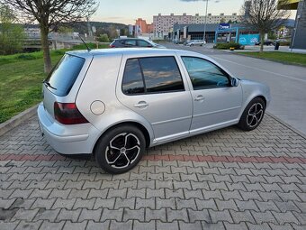 Golf 4 - 2