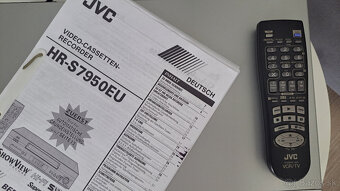 S-VHS videorekordér JVC HR-S7950EU - 2