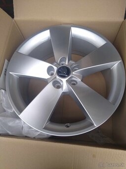 17" sada alu ŠKODA KAROQ + letné pneu. - 2