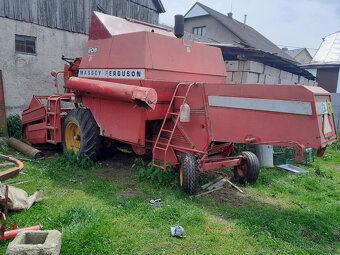 Predam kombajn Massey Fergudon 206 - 2