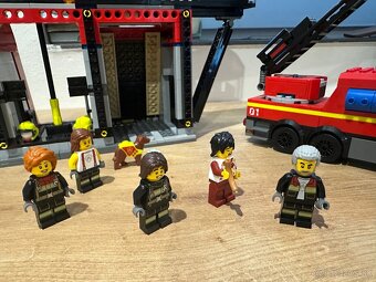 Lego city Hasičská stanica s hasičským vozidlom - 2