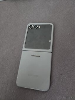 Samsung Z Flip 6 - 2