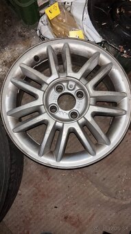 Predám disky na Renault R15 4x100 s pukličkami - 2