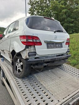 Rozpredam Mercedes B160 70kw 2010 266.920 - 2