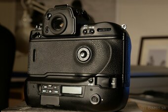 Nikon F5 (len telo) - 2