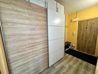 Väčší 2 izbový byt na predaj - Brezno - 2