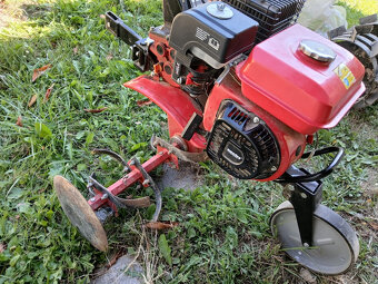 Takmer nový motorový kultivátor HECHT 796 + príslušenstvo - 2