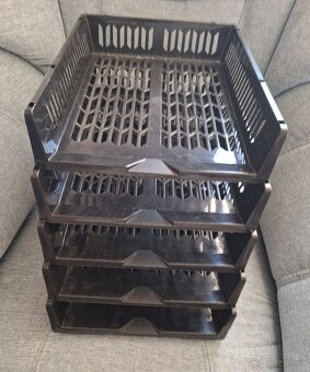 Odkladače na papiere plastové.. - 2