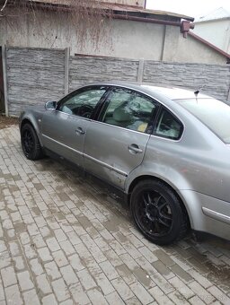 Volkswagen Passat - 2