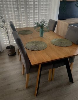 Masívny jedálenský stôl z dubu – ako nový, TOP stav - 2