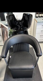 Umyvaci box a kreslo - 2