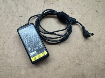 Nabíjačka Fujitsu 40W Original adaptér 16V 2.5A - 2