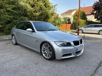 BMW E90 330D - 2