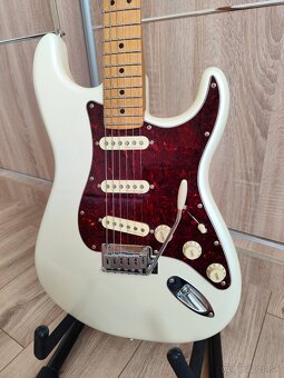 Fender Player Plus Stratocaster Olympic Pearl - 2