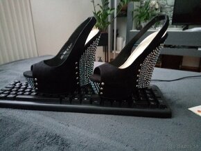 Dámske vysoké topánky č.37 - 2