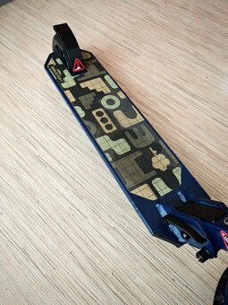 Detská kolobežka OXELO MID1 Galaxy Blue - 2