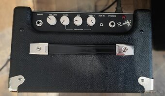 Fender Rumble 15 V3 – basgitarové kombo 15 W - 2