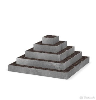 pyramídový záhon na jahody - 2