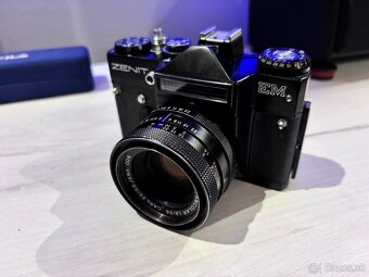 Fotoaparát Zenit a objektív Carl Zeiss Pancolar - 2