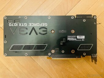 EVGA GeForce GTX 1070 8GB FTW GAMING RGB LED - 2