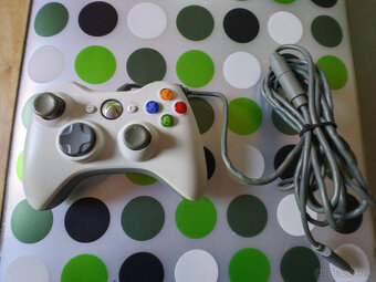 Xbox 360 ovládač - 2