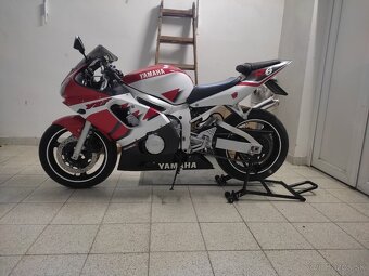 Yamaha R6 - 2