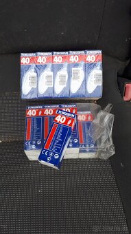 Žiarovky 240 V 40 W s menším závitom - 2