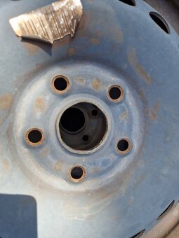 Pneumatiky s plechovými diskami 5x112 195/65 R15 - 2