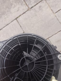 Predám madlo otvarania 5 tych dverí VW Arteon - 2