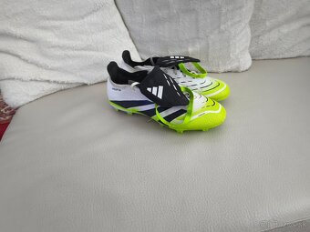 Predám kopačky Adidas predátor - 2