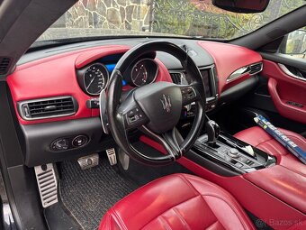 Maserati Levante Q4 - 2