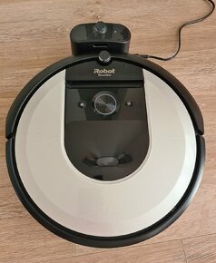 Vysávač i robot Roomba i7 - 2