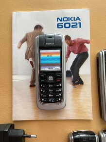 Nokia 6020 a Nokia 6021 - 2