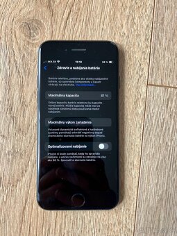 Apple iPhone SE 2020 - 2