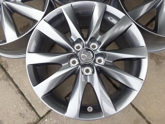 5x114,3 R17 original MAZDA 5 aludisky s TPMS ventilmi - 2