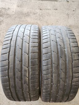 Predám 2ks letné pneu 215 45 18 - 2