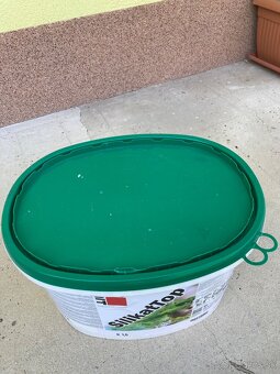 Predám fasádnu omietku Baumit - 2
