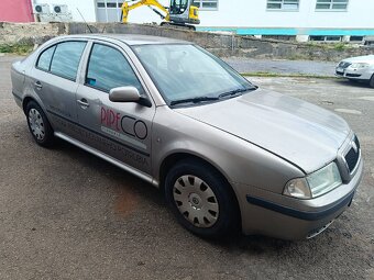 Škoda Octavia 1,6i, r.v.2009, naj 221 000 km - 2