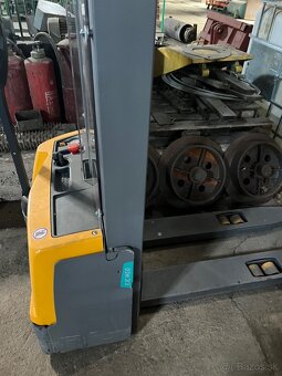 Vysokozdvižný vozík-Jungheinrich-elektrický zánovný EJC M10 - 2