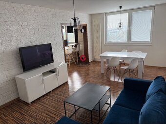 Na predaj: Priestranný 3izbový byt na predaj- Východ - 2