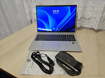 HP EliteBook 860 G10 64GB RAM/512GB SSD/16" OLED 120Hz - 2